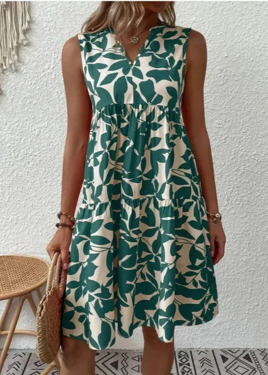 Elegante vestido de verano con escote en V y silueta femenina