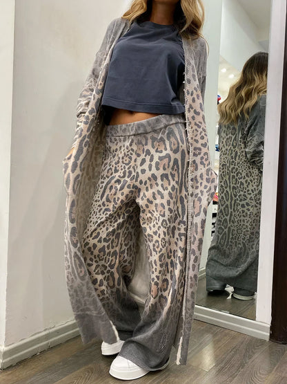 Conjunto de chaqueta y pantalón con estampado de leopardo | Cande