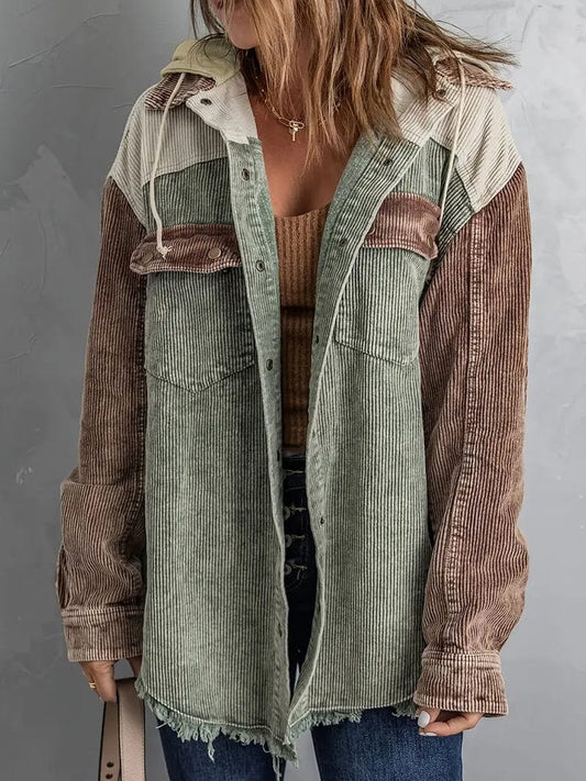 Chaqueta con capucha y tapeta de botones para mujer