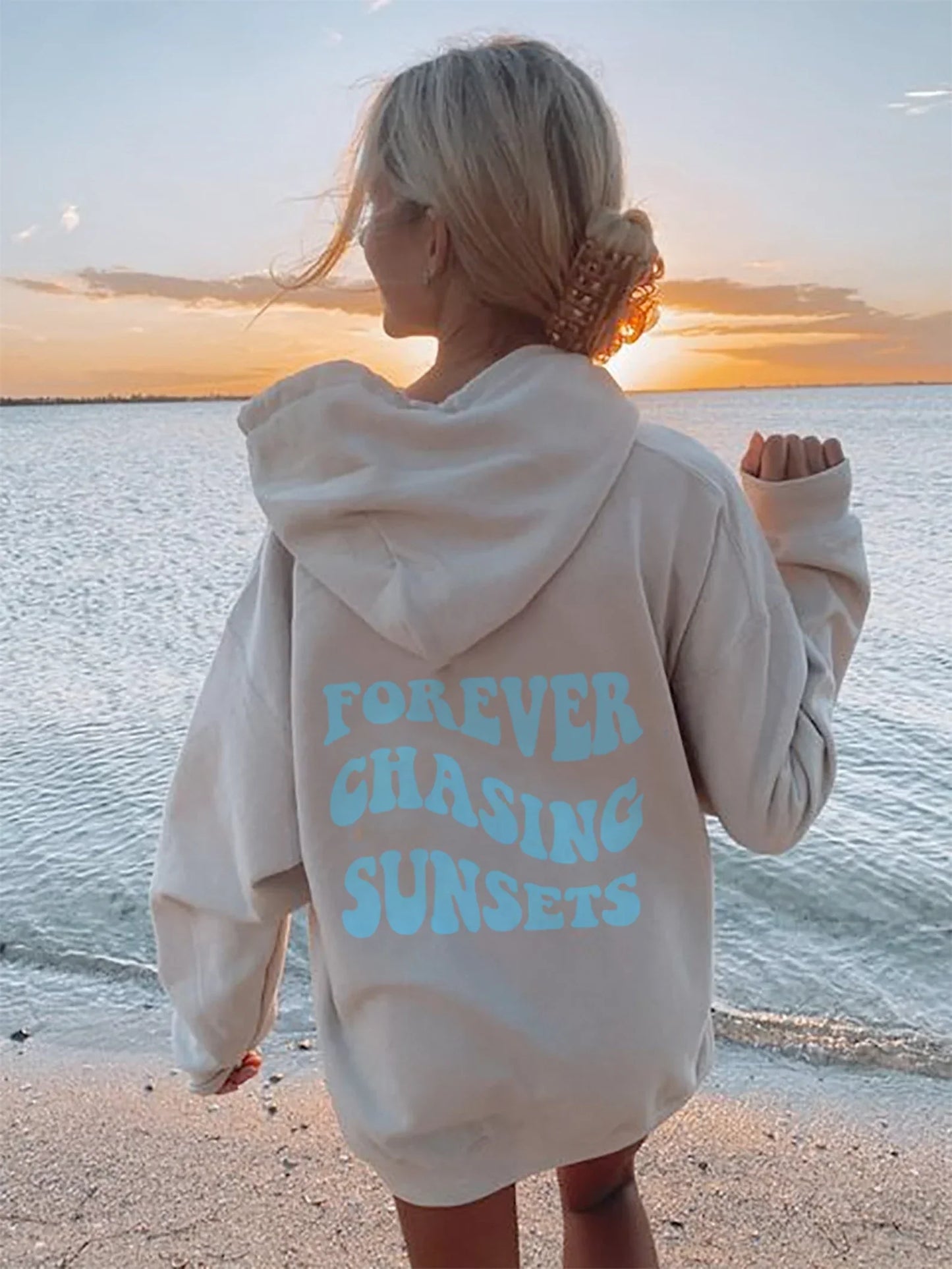 Sunny - Elegante sudadera con capucha y letras