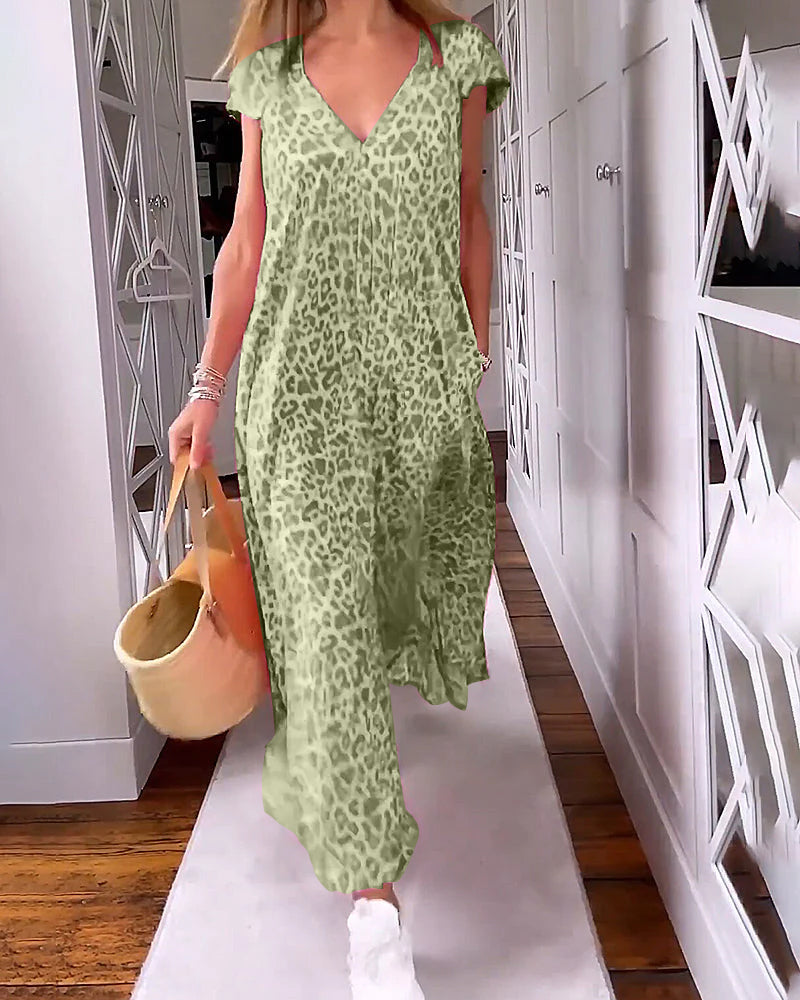 Vestido de verano colorido con cuello en V y mangas cortas