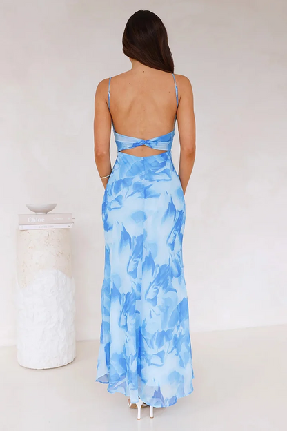 Vestido largo estampado con tirantes finos y espalda abierta