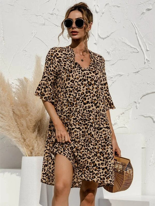 - Elegante vestido con estampado para mujer