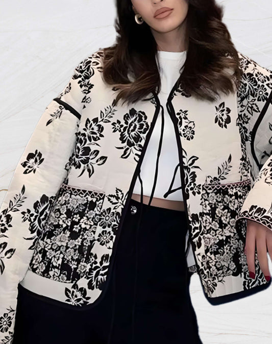 Chaqueta de mujer con estampado floral y abertura delantera