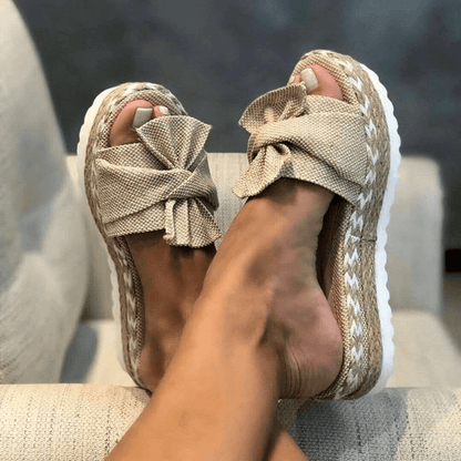 Sandalias Kamiyah | Sandalias de verano con tacón de cuña tejido y detalle de lazo