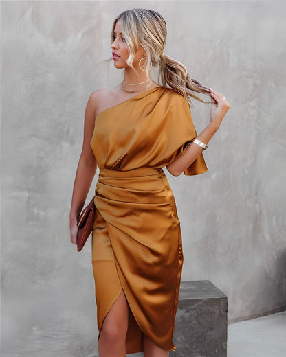 Elegante vestido asimétrico