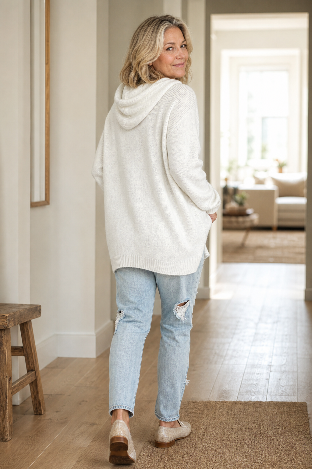 Damski Sweter Kapturowy Oversize Sznurek Wysoko-Niski Dół