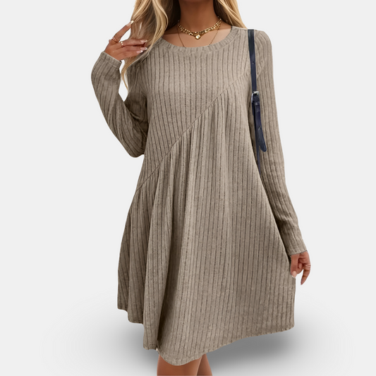 Vestido casual y cómodo con un diseño moderno