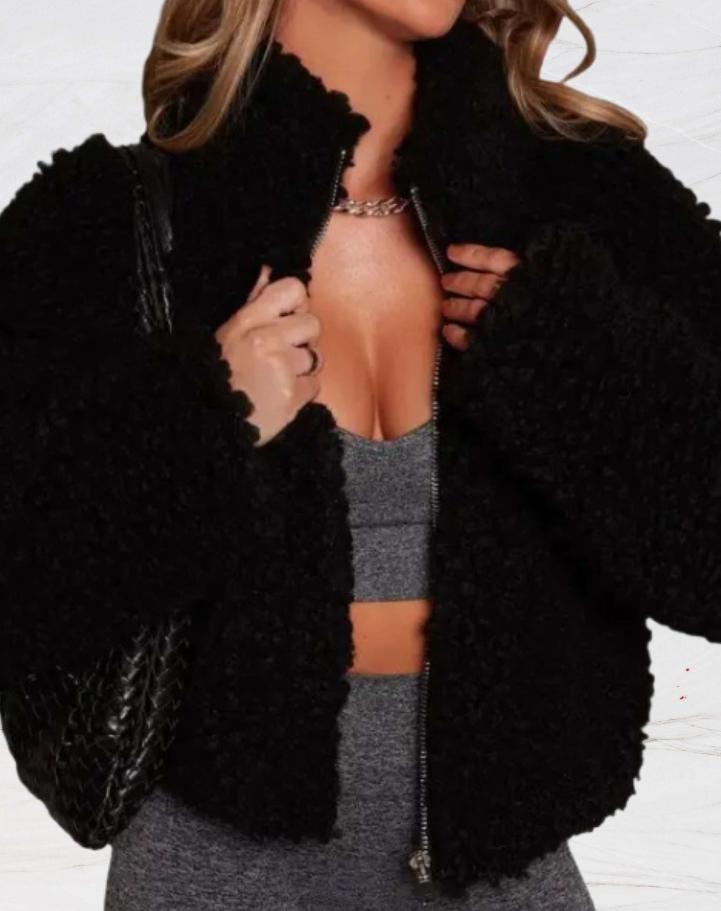 Chaqueta de mujer con cuello alto y cremallera entera