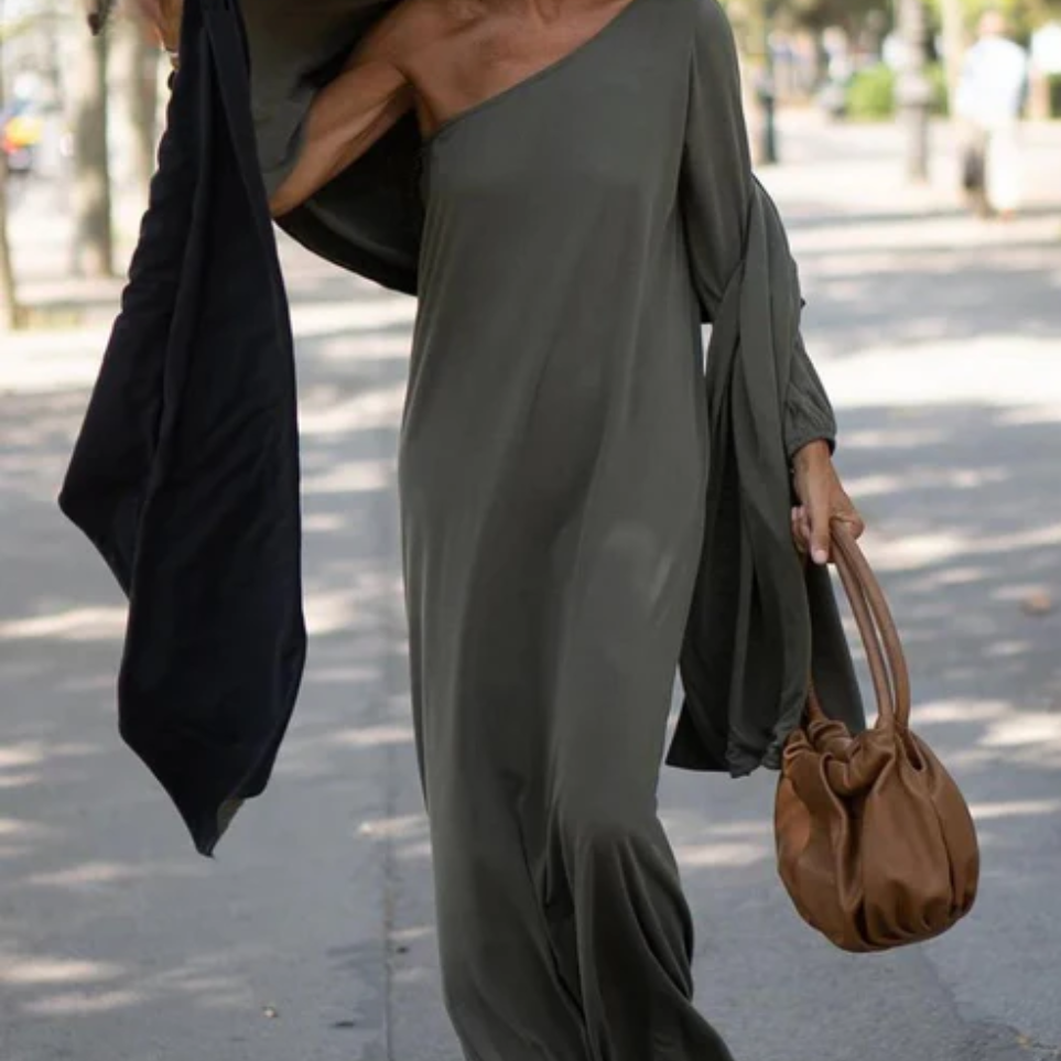 Vestido elegante y ligero con un hombro