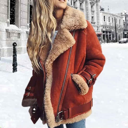 Chaqueta de cuero con hebilla