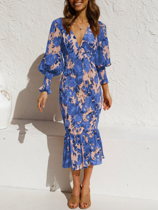 Vestido de manga larga con cintura elástica y falda de volantes estampada