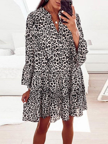 Vestido estampado con mangas largas y escote holgado en V