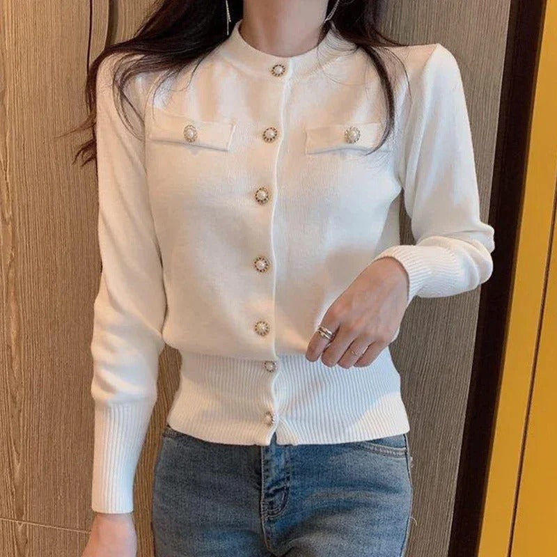 Isabelle | Elegante chaqueta de punto con botones de perlas para mujer