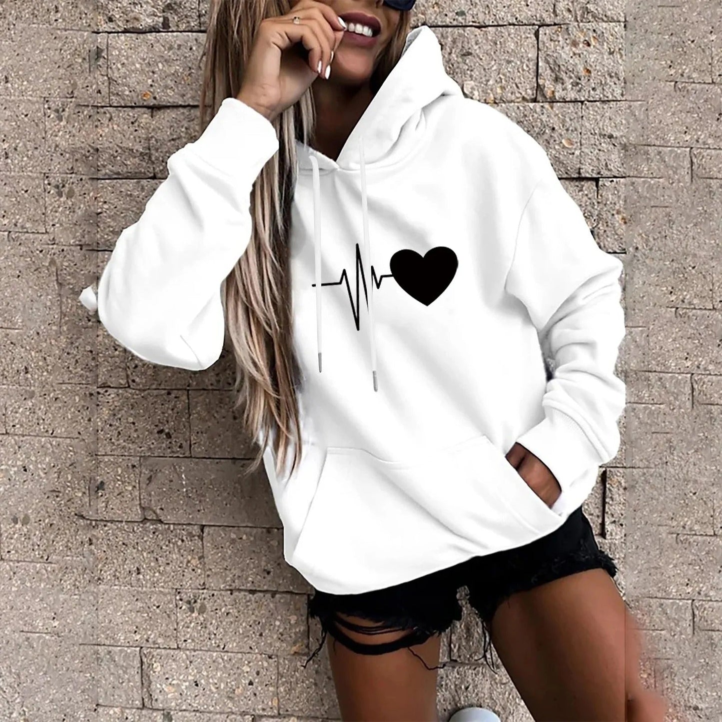 Elisa | Sudadera con capucha y estampado de corazones y latidos para mujer
