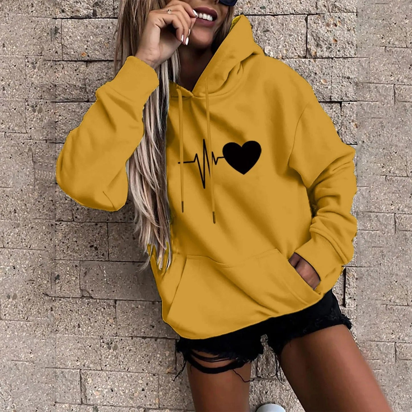 Elisa | Sudadera con capucha y estampado de corazones y latidos para mujer